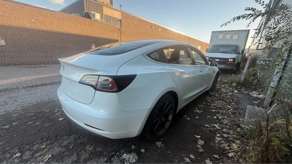2020 Tesla Model 3 - Image 8 of 12