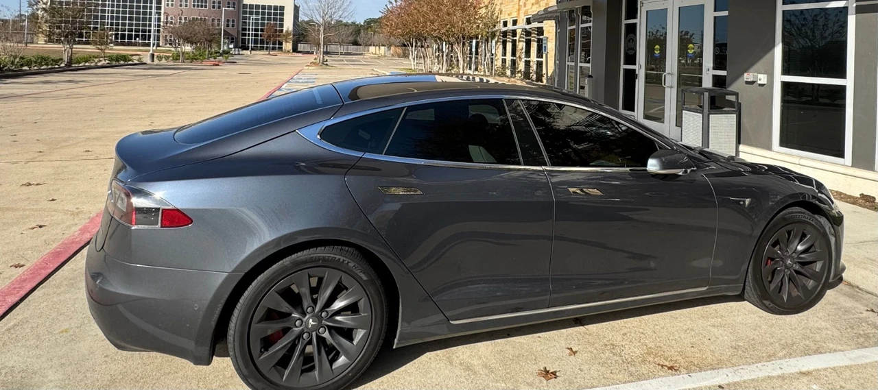 2020 Tesla Model S - Image 2 of 5