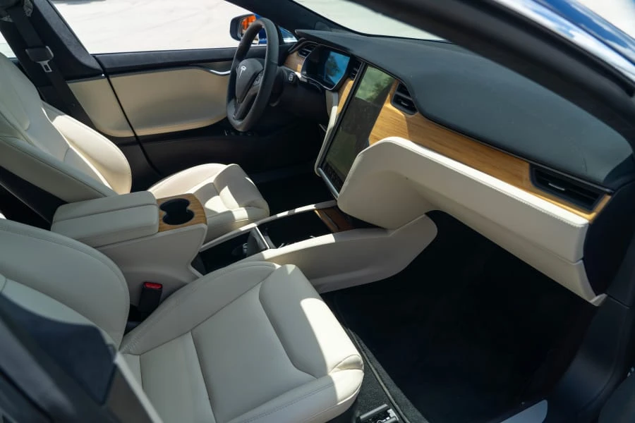 2020 Tesla Model S - Image 11 of 15
