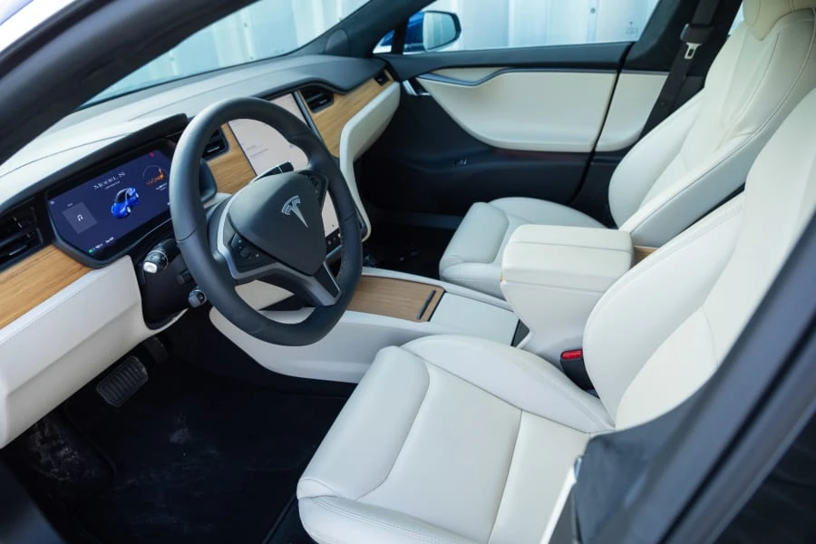2020 Tesla Model S - Image 11 of 15