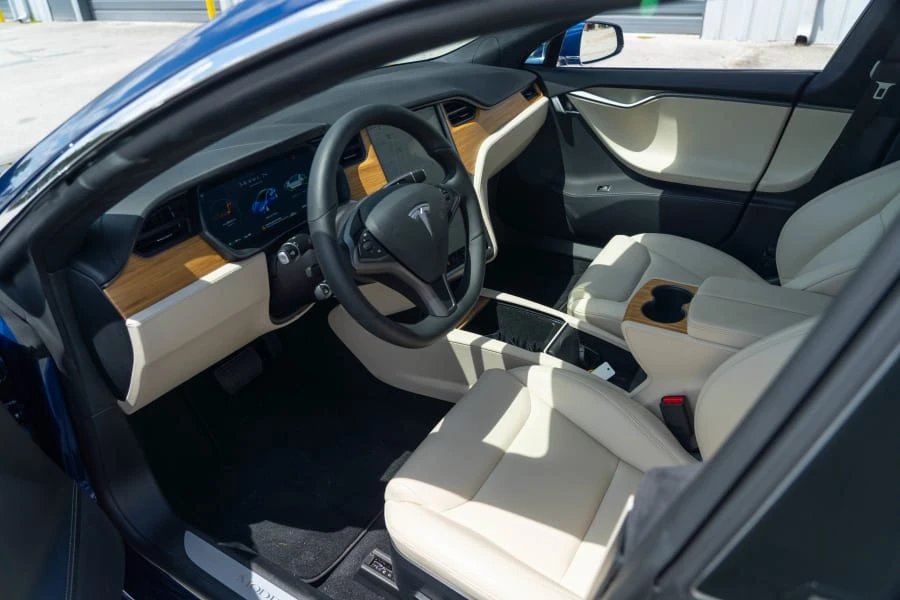 2020 Tesla Model S - Image 10 of 15