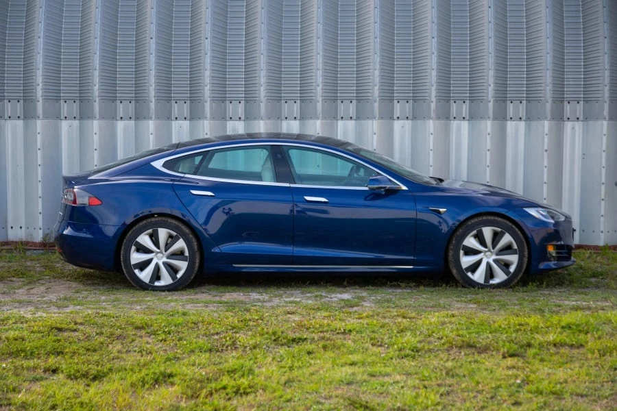 2020 Tesla Model S - Image 6 of 15