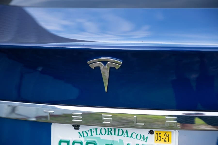 2020 Tesla Model S - Image 9 of 15