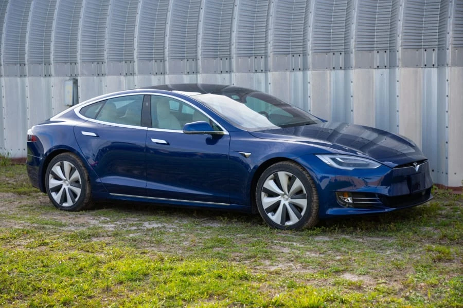 2020 Tesla Model S - Image 5 of 15