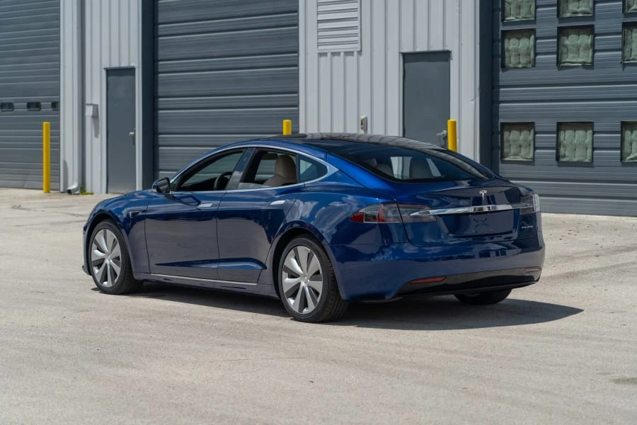 2020 Tesla Model S - Image 9 of 15