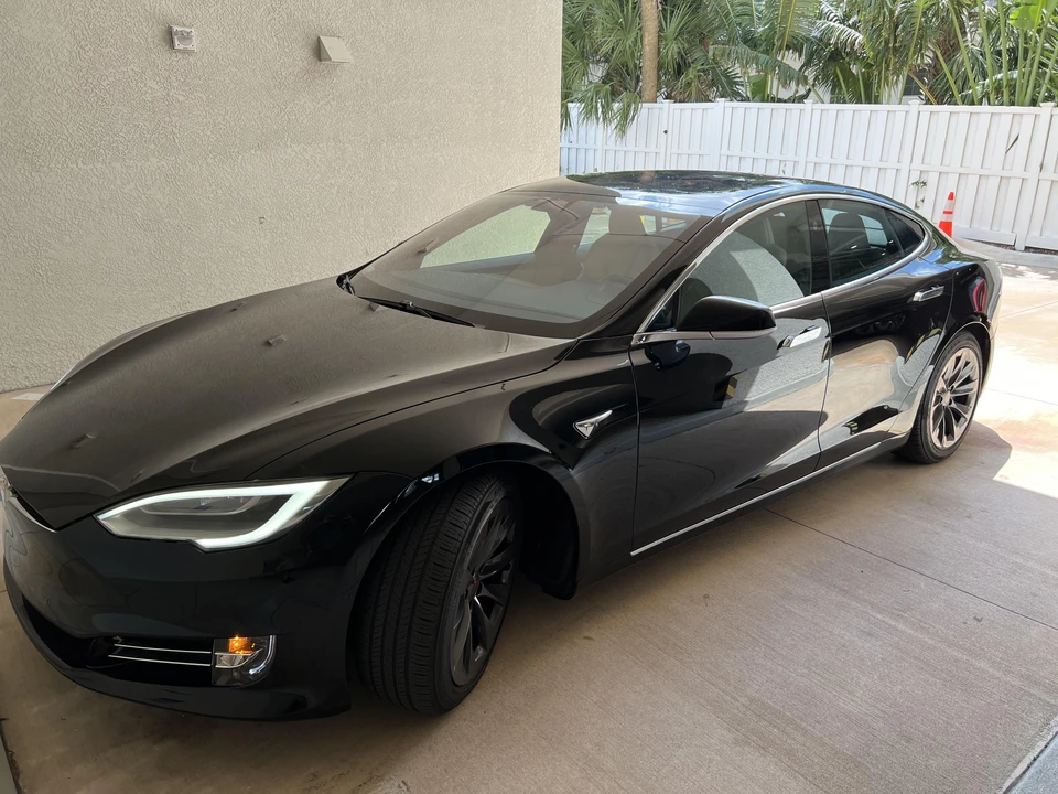 2020 Tesla Model S - Image 10 of 31