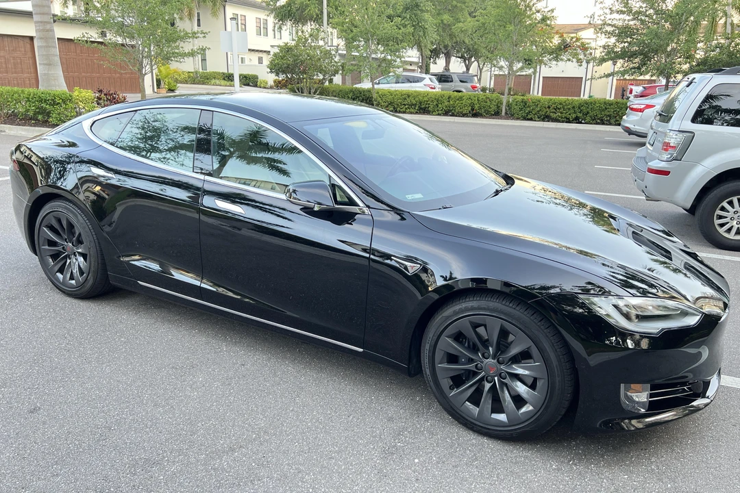 2020 Tesla Model S - Image 23 of 31