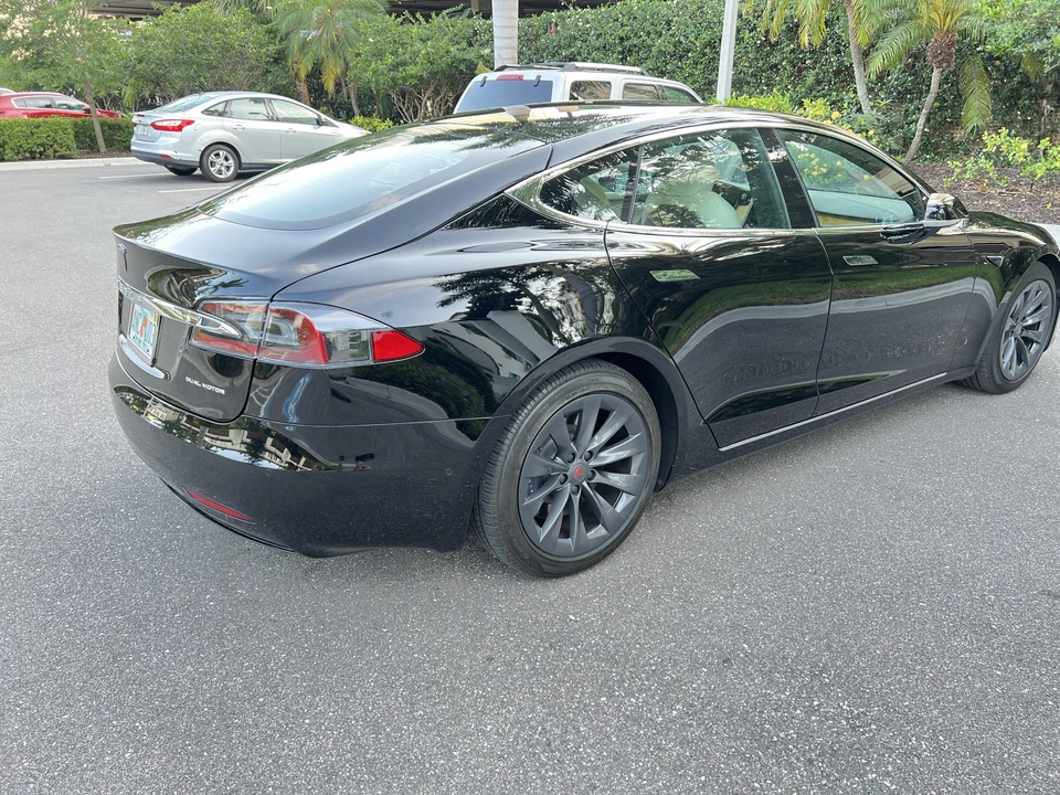 2020 Tesla Model S - Image 18 of 31