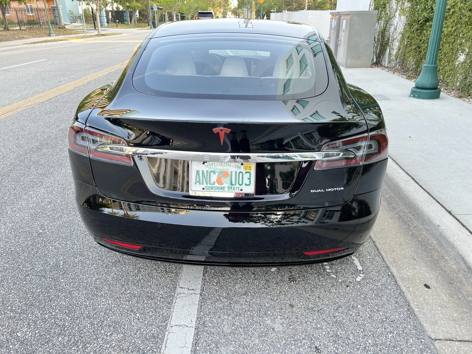 2020 Tesla Model S - Image 17 of 31