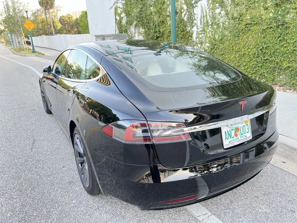 2020 Tesla Model S - Image 15 of 31
