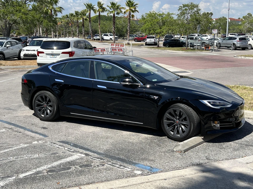 2020 Tesla Model S - Image 22 of 31