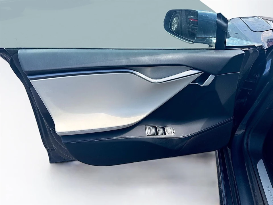 2020 Tesla Model S - Image 8 of 15