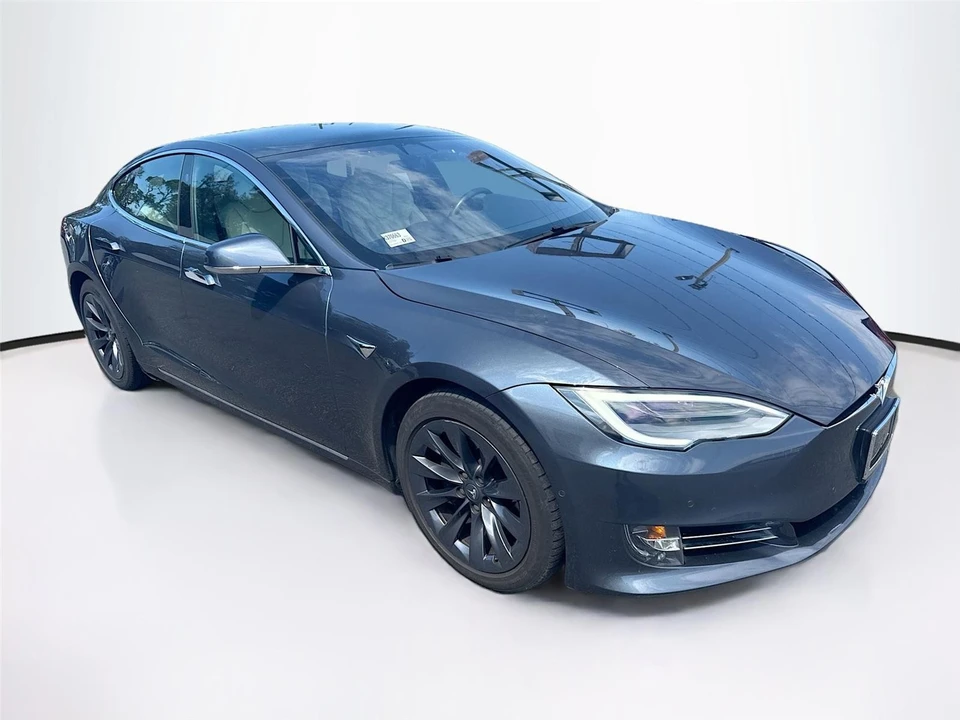 2020 Tesla Model S - Image 6 of 15