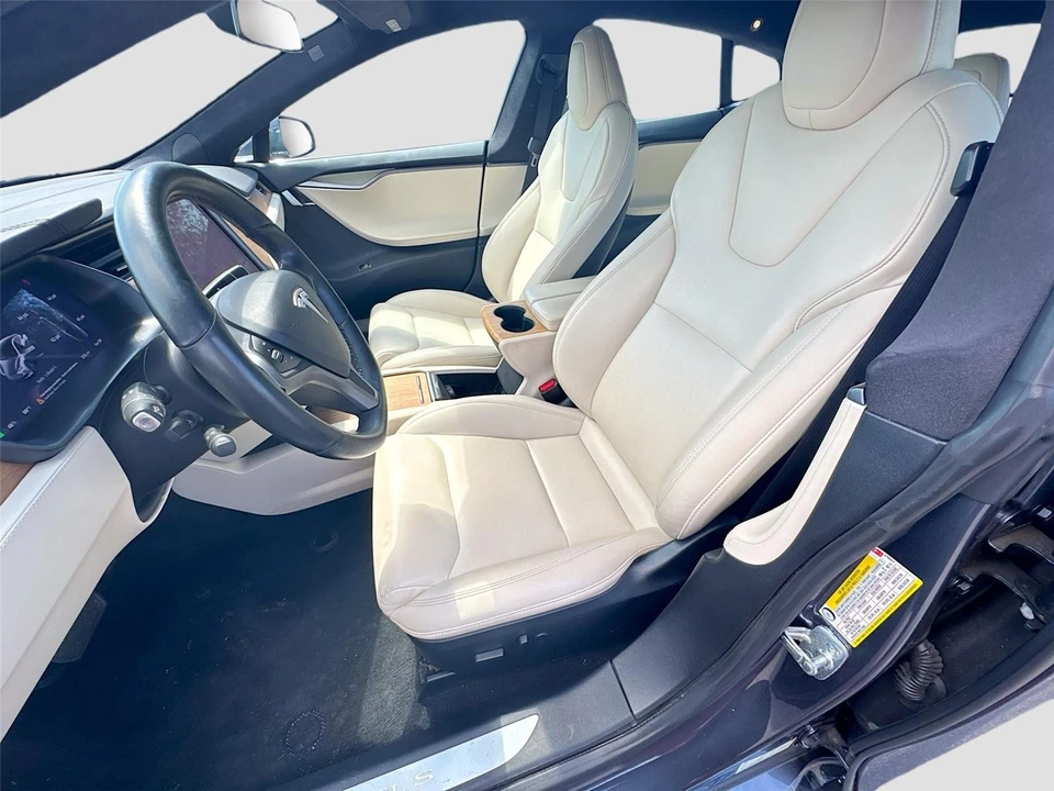 2020 Tesla Model S - Image 9 of 15