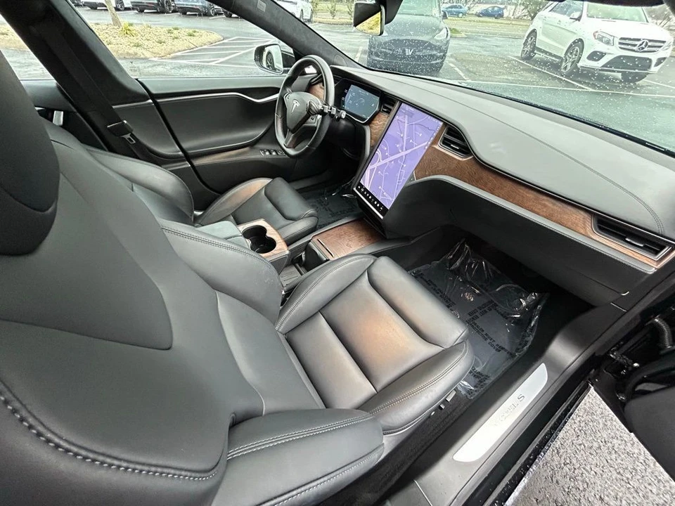 2020 Tesla Model S - Image 11 of 17