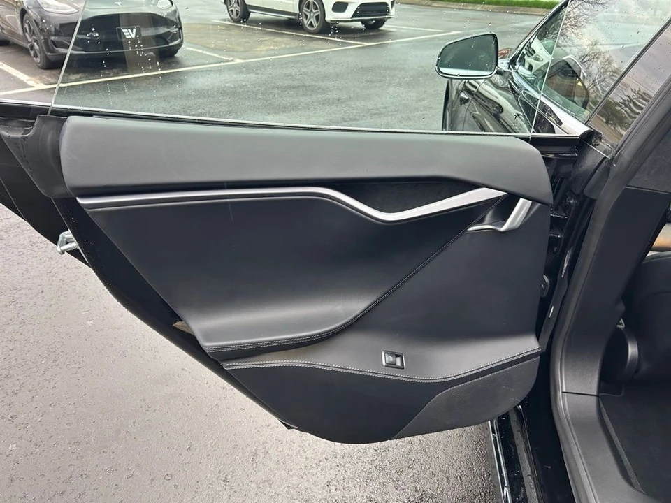 2020 Tesla Model S - Image 12 of 17