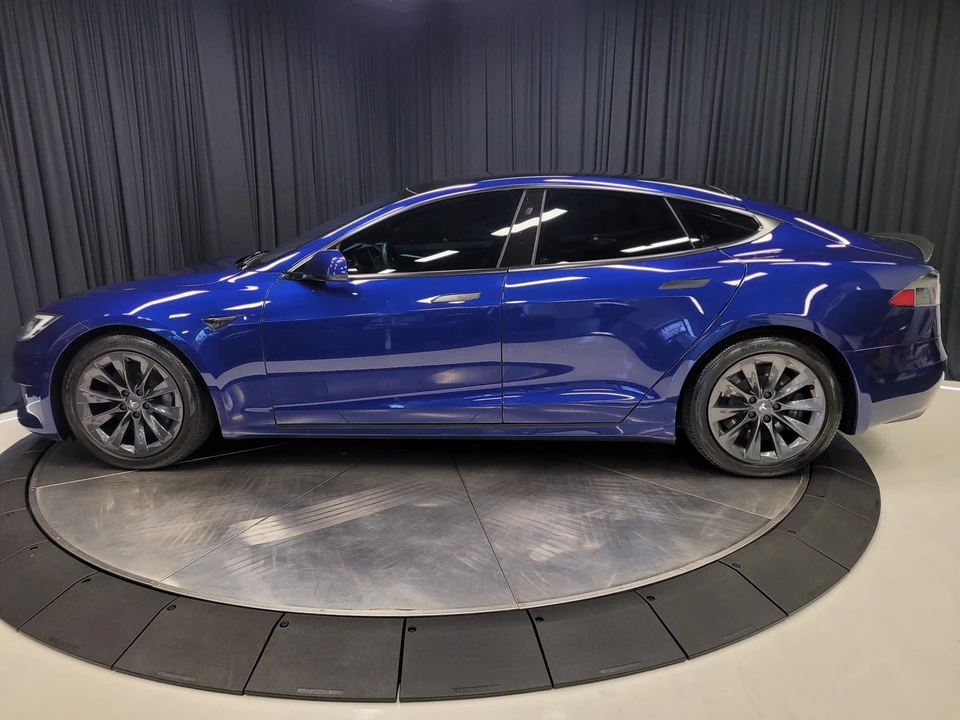2020 Tesla Model S - Image 8 of 12