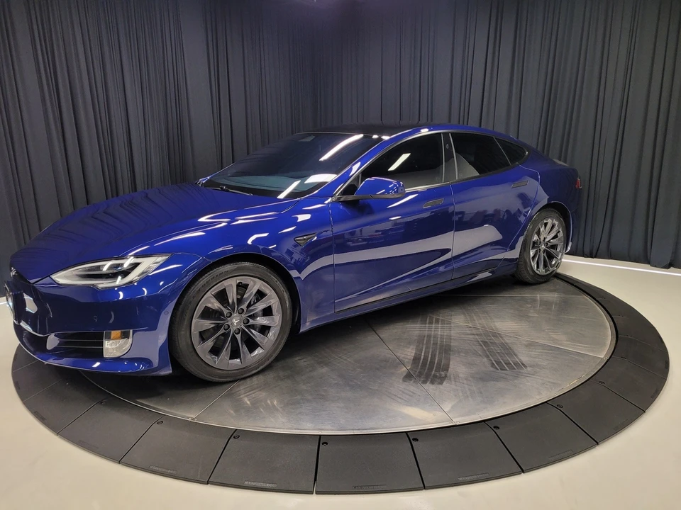 2020 Tesla Model S - Image 7 of 12