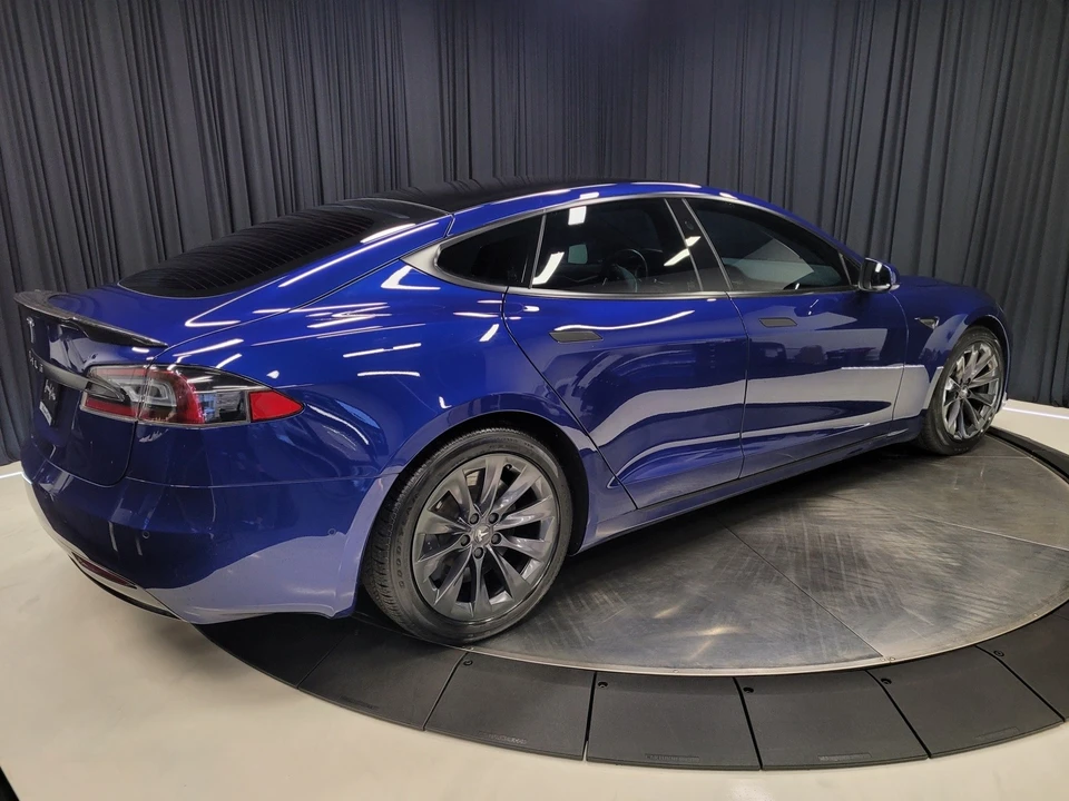 2020 Tesla Model S - Image 11 of 12