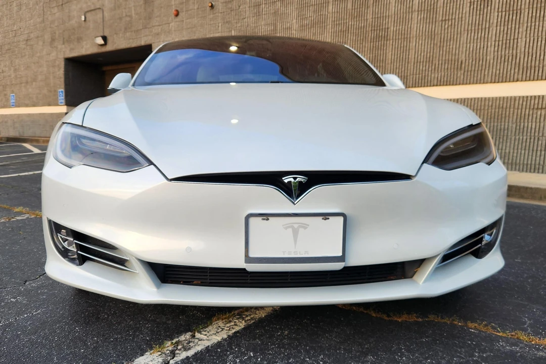 2020 Tesla Model S - Image 2 of 31