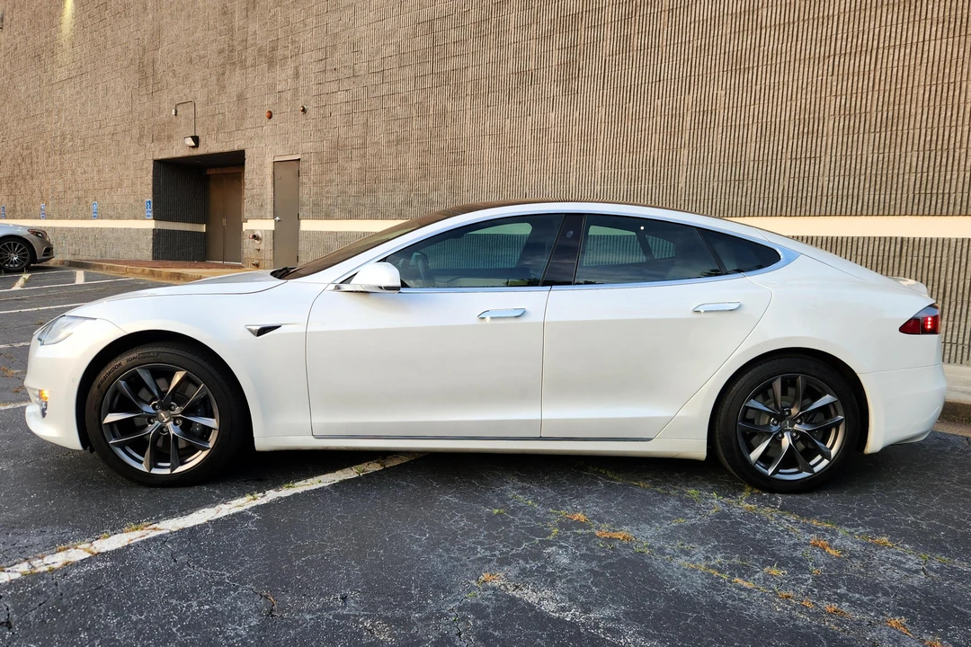 2020 Tesla Model S - Image 3 of 31