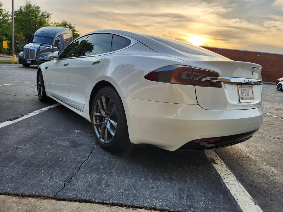 2020 Tesla Model S - Image 13 of 31