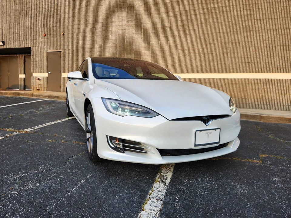 2020 Tesla Model S - Image 26 of 31