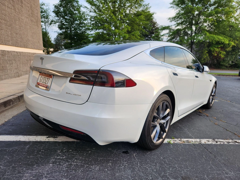2020 Tesla Model S - Image 19 of 31