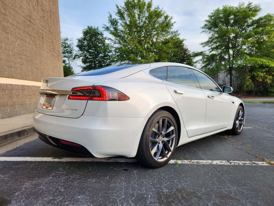 2020 Tesla Model S - Image 18 of 31