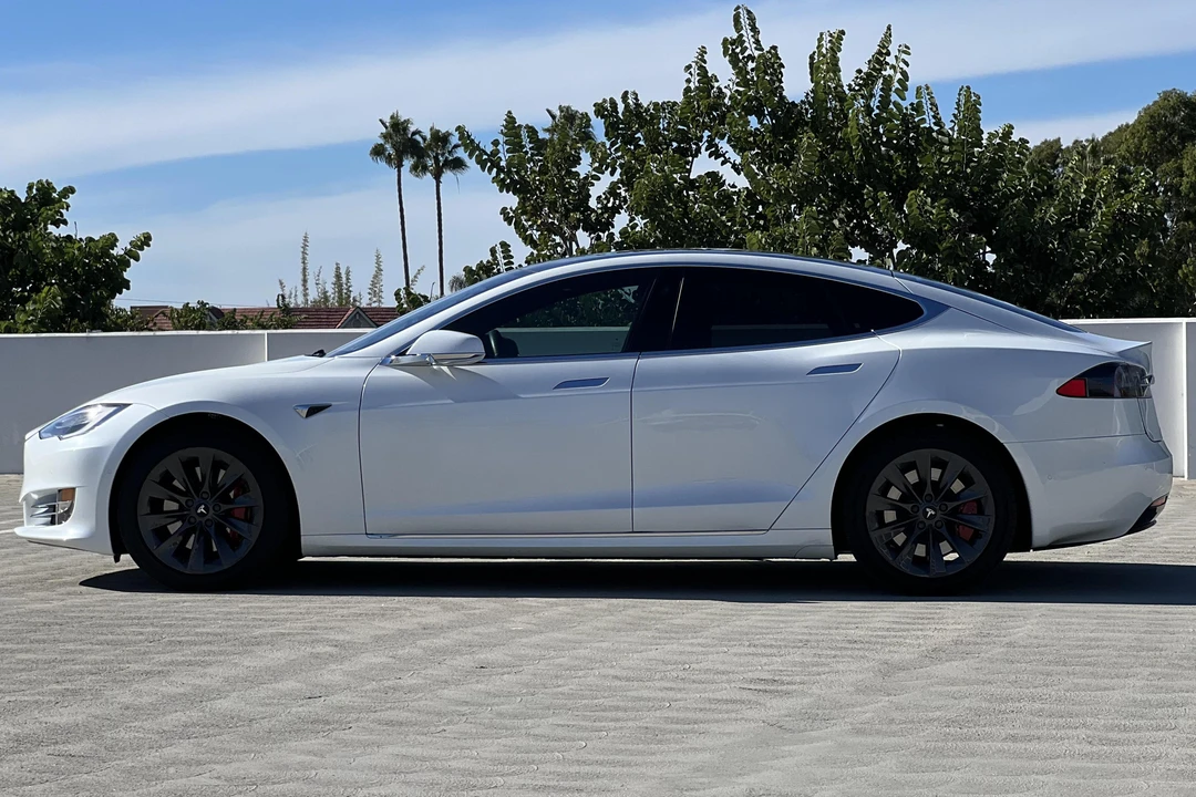 2020 Tesla Model S - Image 3 of 31