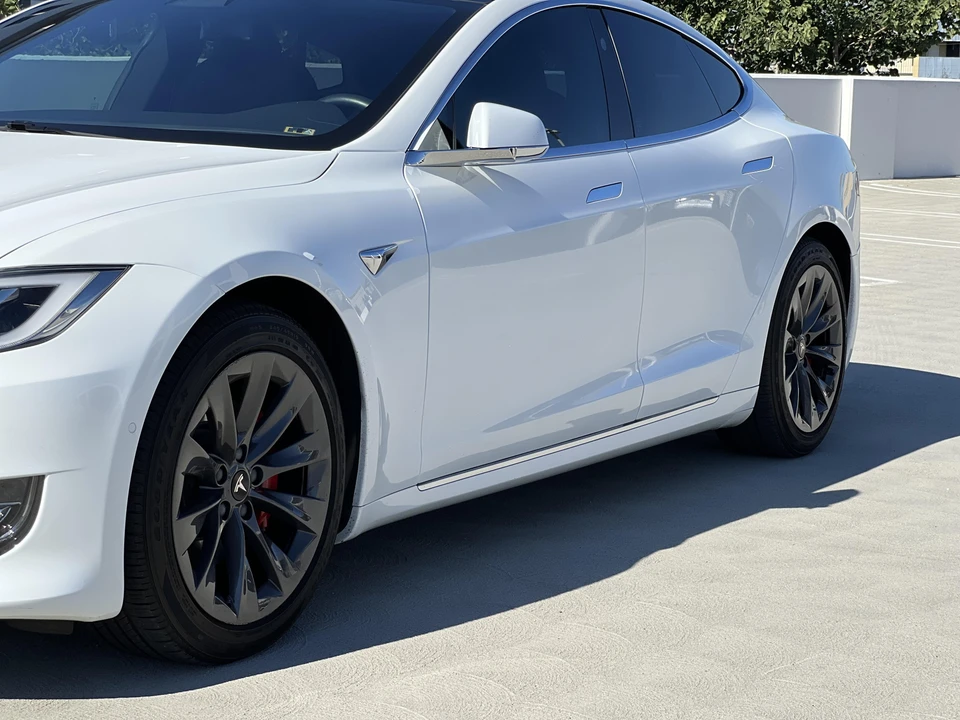2020 Tesla Model S - Image 23 of 31