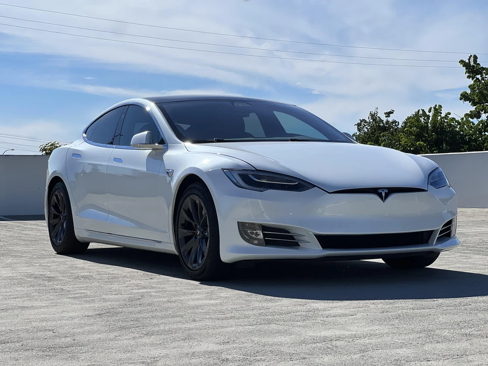 2020 Tesla Model S - Image 14 of 31
