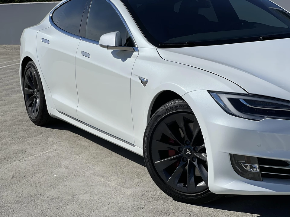 2020 Tesla Model S - Image 28 of 31