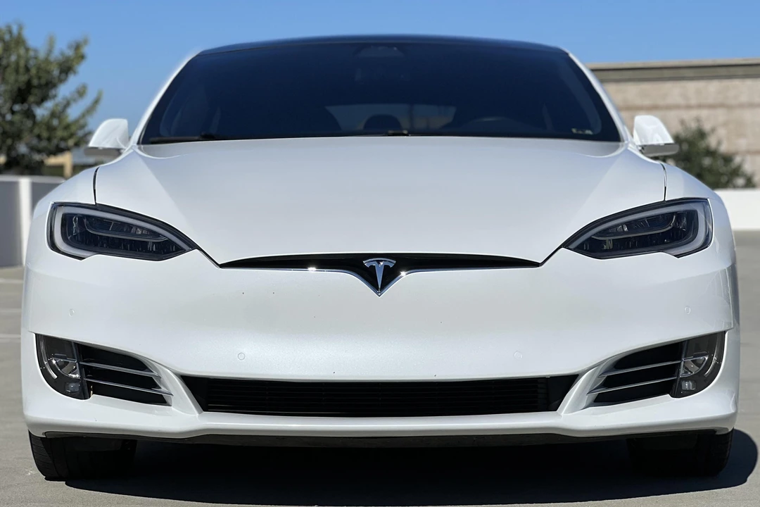 2020 Tesla Model S - Image 2 of 31