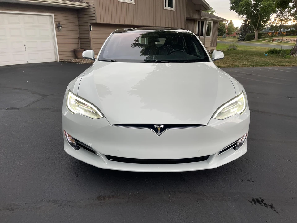 2020 Tesla Model S - Image 23 of 31