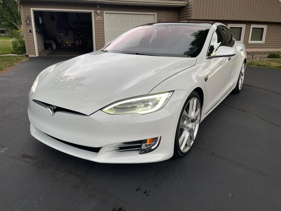 2020 Tesla Model S - Image 26 of 31