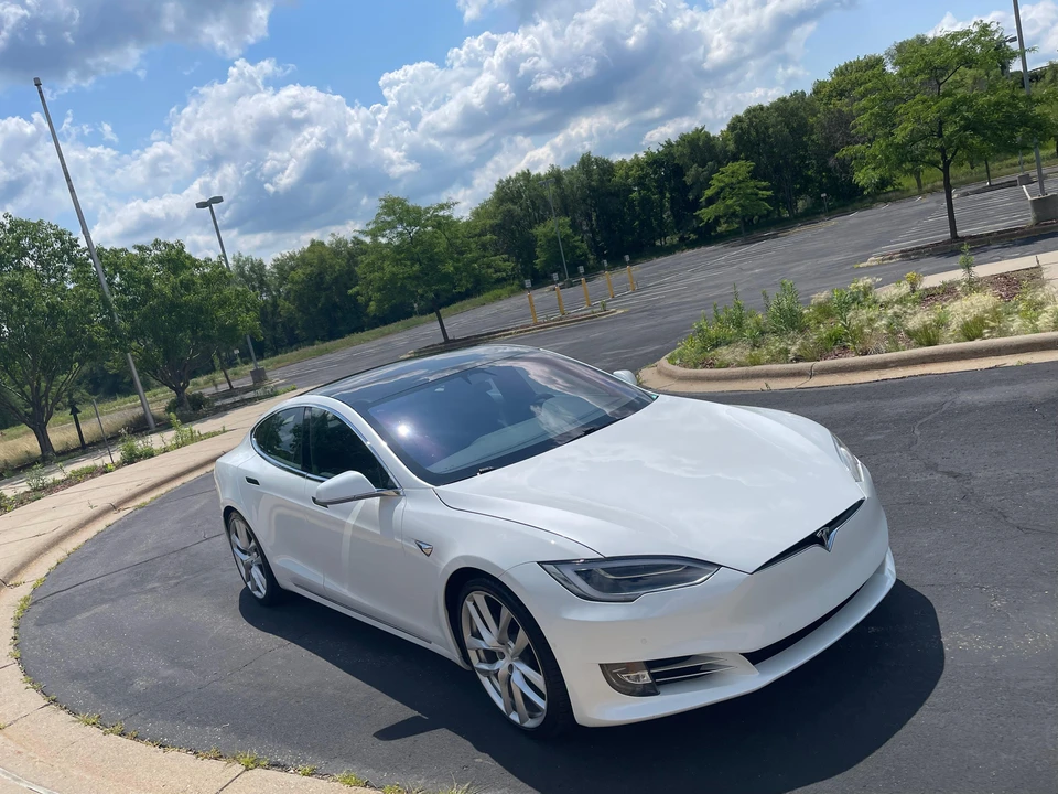 2020 Tesla Model S - Image 22 of 31