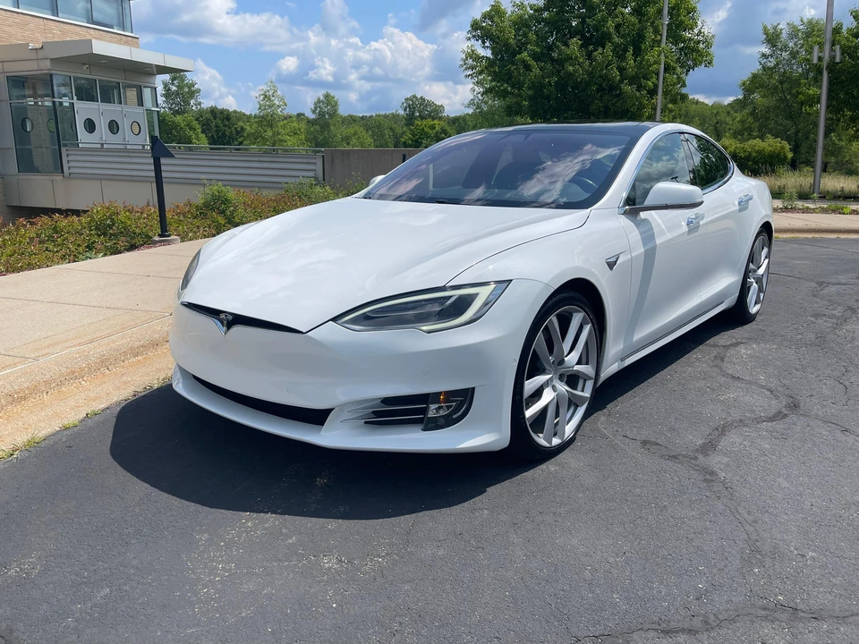 2020 Tesla Model S - Image 8 of 31
