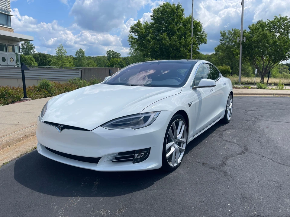 2020 Tesla Model S - Image 7 of 31