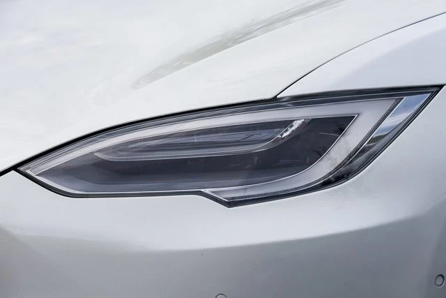 2020 Tesla Model S - Image 7 of 12