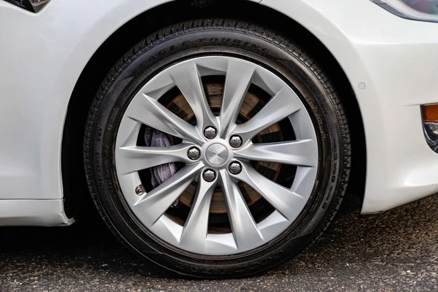 2020 Tesla Model S - Image 9 of 12