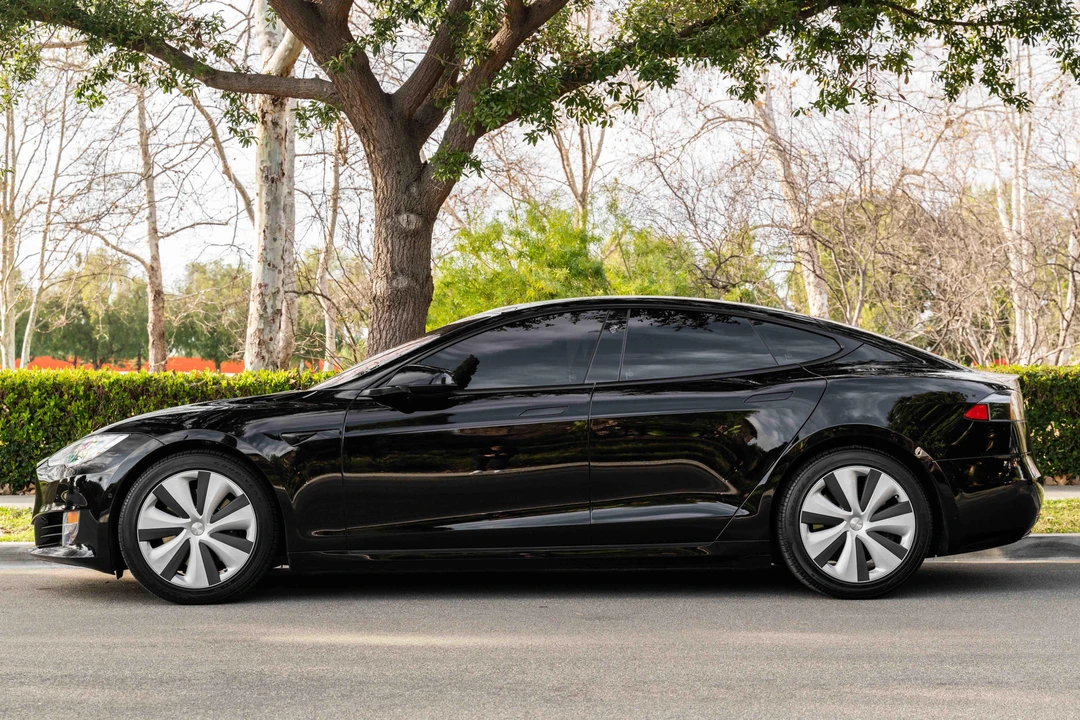 2020 Tesla Model S - Image 7 of 31