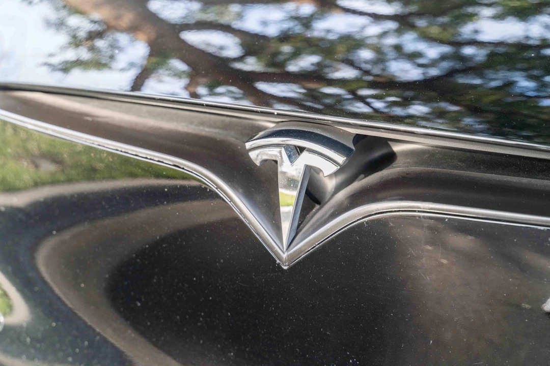 2020 Tesla Model S - Image 14 of 31