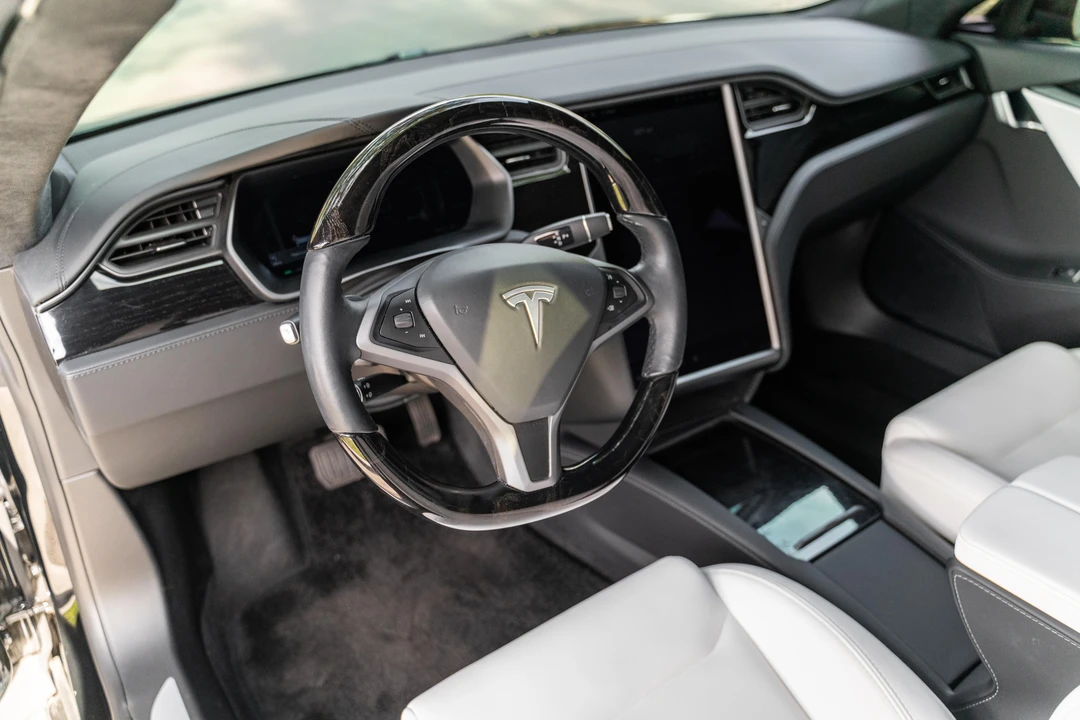 2020 Tesla Model S - Image 29 of 31