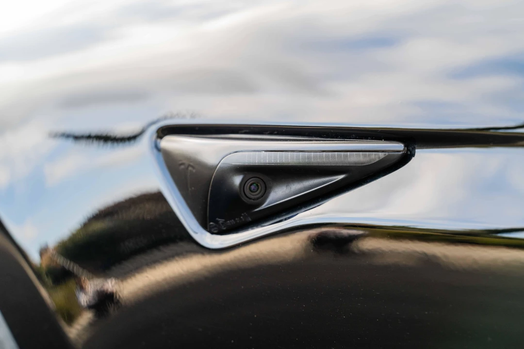 2020 Tesla Model S - Image 19 of 31