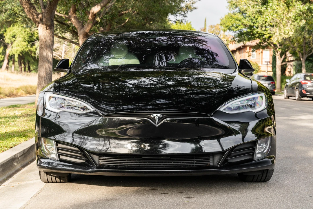 2020 Tesla Model S - Image 2 of 31
