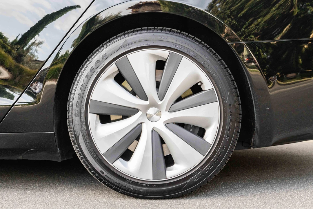 2020 Tesla Model S - Image 25 of 31