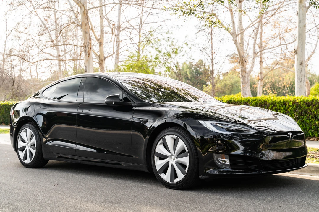2020 Tesla Model S - Image 9 of 31