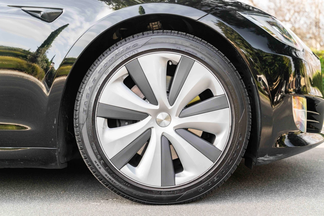 2020 Tesla Model S - Image 27 of 31