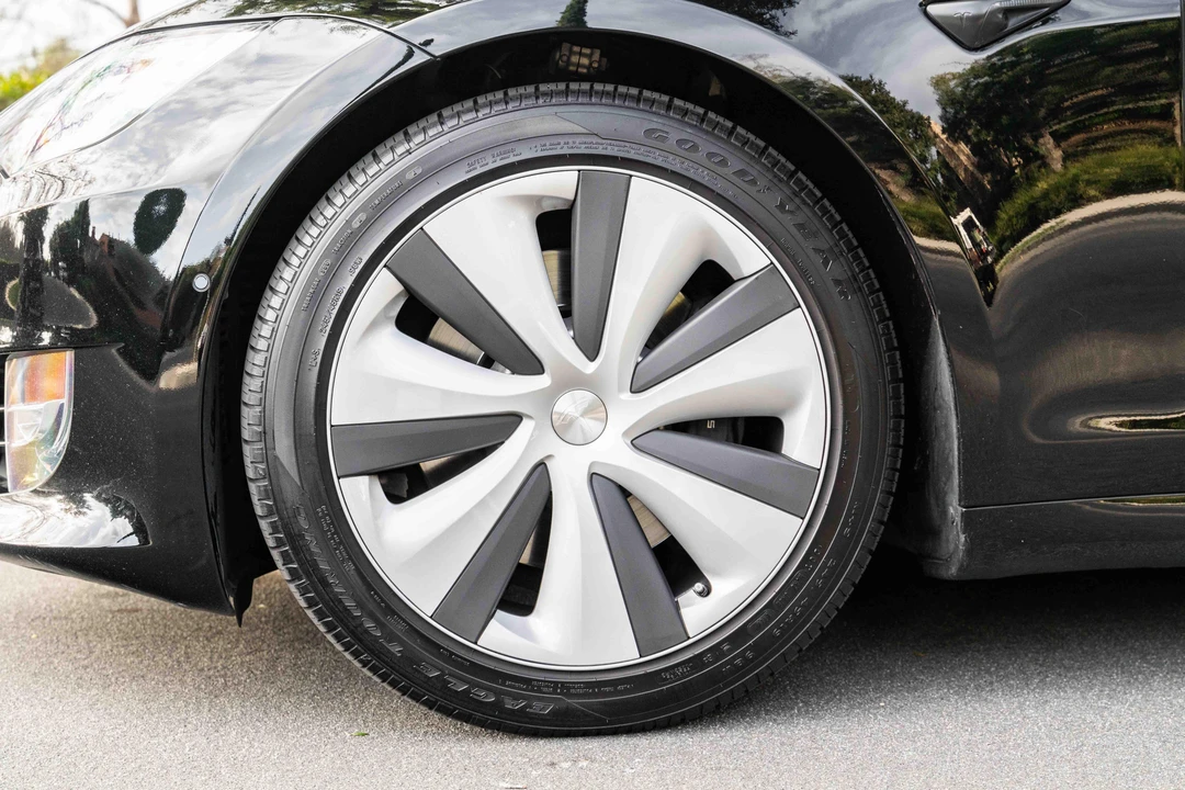 2020 Tesla Model S - Image 24 of 31